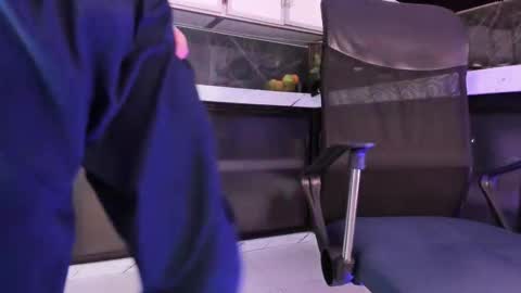 Snapshot of french_sexx chatting on 12/04/25, 08:28 Xavier online show from 12/04/25, 08:28