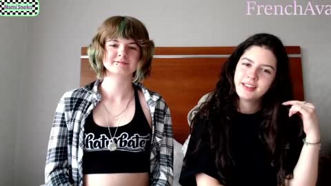 Snapshot of frenchava chatting on 04/10/26, 05:28 Ava online show from 04/10/26, 05:28