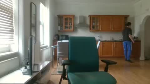 Snapshot of frenchbdmaninlondon chatting on 10/29/25, 11:01 Horny Paul online show from 10/29/25, 11:01