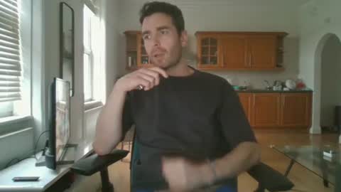 Snapshot of frenchbdmaninlondon chatting on 11/11/25, 03:45 Horny Paul online show from 11/11/25, 03:45