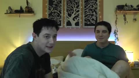 Snapshot of frenchhornybibs chatting on 01/18/25, 08:51 French Horny Bibs online show from 01/18/25, 08:51