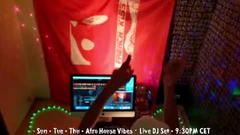 frenchkissdjfk online show from 09/22/25, 07:38