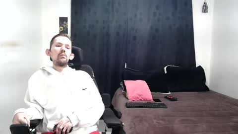 Snapshot of frenchroulette chatting on 02/24/25, 09:53 Thomas y Sophia online show from 02/24/25, 09:53