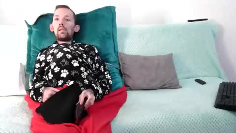 Snapshot of frenchroulette chatting on 10/18/25, 11:05 Thomas y Sophia online show from 10/18/25, 11:05