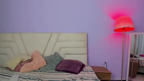 fresita  online show from 10/17/25, 02:19