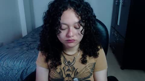 Snapshot of freud_x_louise1 chatting on 12/07/24, 06:54 Louise  online show from 12/07/24, 06:54