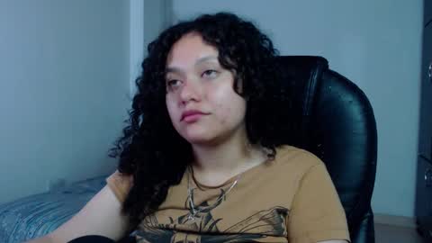 Snapshot of freud_x_louise1 chatting on 12/07/24, 10:01 Louise  online show from 12/07/24, 10:01