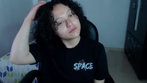 Snapshot of freud_x_louise1 chatting on 01/07/25, 06:27 Louise  online show from 01/07/25, 06:27