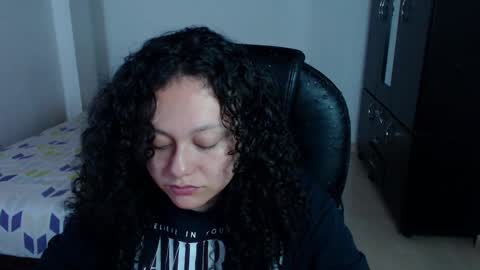 Snapshot of freud_x_louise1 chatting on 01/14/25, 04:36 Louise  online show from 01/14/25, 04:36