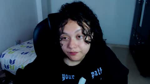 Snapshot of freud_x_louise1 chatting on 01/17/25, 08:24 Louise  online show from 01/17/25, 08:24