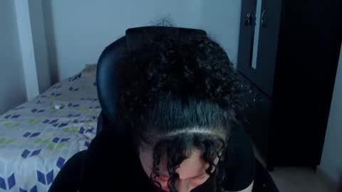 Snapshot of freud_x_louise1 chatting on 03/05/25, 04:24 Louise  online show from 03/05/25, 04:24