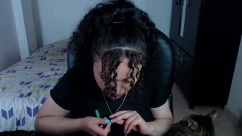 Snapshot of freud_x_louise1 chatting on 03/05/25, 07:27 Louise  online show from 03/05/25, 07:27