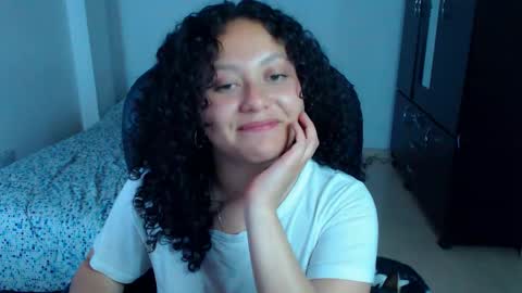 Snapshot of freud_x_louise1 chatting on 09/09/25, 04:56 Louise  online show from 09/09/25, 04:56