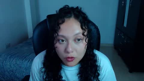 Snapshot of freud_x_louise1 chatting on 10/20/25, 03:07 Louise  online show from 10/20/25, 03:07