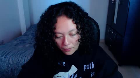 Snapshot of freud_x_louise1 chatting on 11/07/25, 01:00 Louise online show from 11/07/25, 01:00