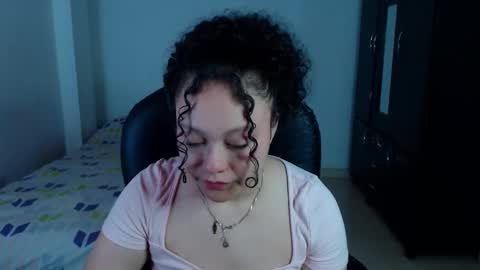 Snapshot of freud_x_louise1 chatting on 12/19/25, 11:17 Louise online show from 12/19/25, 11:17