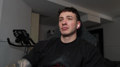 Snapshot of frewfun chatting on 03/12/25, 05:28 cameron online show from 03/12/25, 05:28