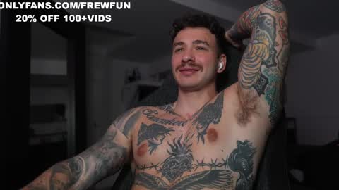 Snapshot of frewfun chatting on 09/15/25, 02:33 cameron online show from 09/15/25, 02:33