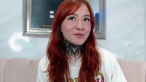 Snapshot of freya_b chatting on 01/25/25, 06:12 freya online show from 01/25/25, 06:12