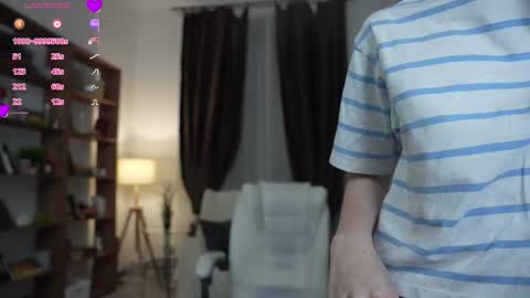 Snapshot of freya_ice_baby chatting on 03/08/26, 02:04 Freya online show from 03/08/26, 02:04