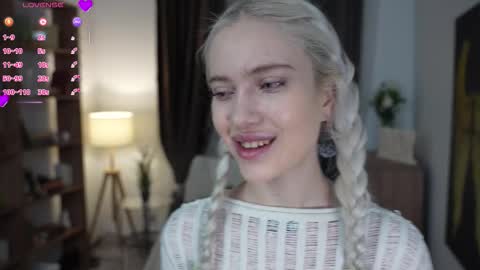 Snapshot of freya_ice_baby chatting on 03/15/26, 07:31 Freya online show from 03/15/26, 07:31