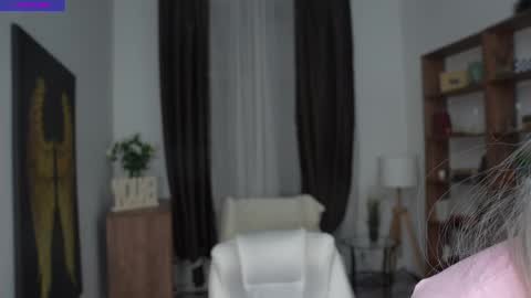 Snapshot of freya_ice_baby chatting on 04/11/26, 07:40 Freya online show from 04/11/26, 07:40