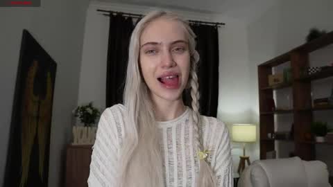 Snapshot of freya_ice_baby chatting on 04/16/26, 08:09 Freya online show from 04/16/26, 08:09