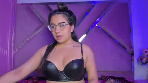 Freya online show from 03/08/26, 03:21