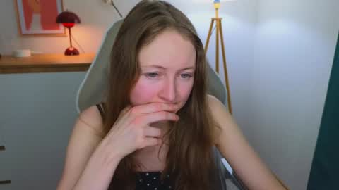 Snapshot of freya_nilsson chatting on 12/04/24, 04:05 Freya online show from 12/04/24, 04:05