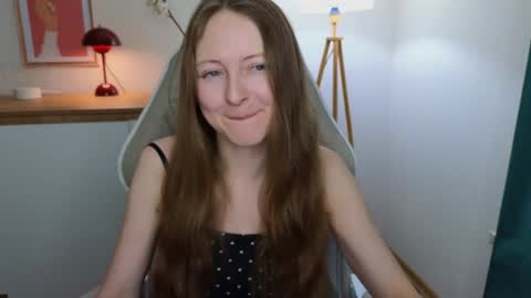 Snapshot of freya_nilsson chatting on 12/04/24, 07:12 Freya online show from 12/04/24, 07:12