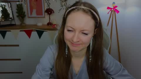 Snapshot of freya_nilsson chatting on 12/30/24, 12:42 Freya online show from 12/30/24, 12:42