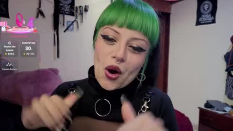 Snapshot of freyaa_sorceress chatting on 11/30/25, 04:55 freyaa_sorceress online show from 11/30/25, 04:55