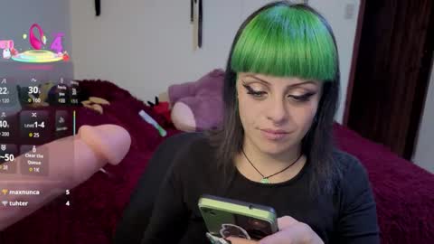 Snapshot of freyaa_sorceress chatting on 12/04/25, 07:33 freyaa_sorceress online show from 12/04/25, 07:33