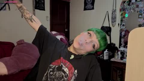 Snapshot of freyaa_sorceress chatting on 12/15/25, 04:39 freyaa_sorceress online show from 12/15/25, 04:39