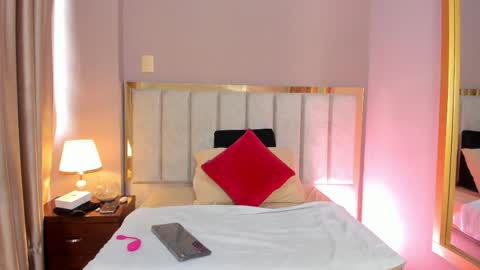 Snapshot of freyacameron chatting on 03/21/26, 12:32 Freya Cameron online show from 03/21/26, 12:32