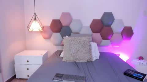 Snapshot of freyacameron chatting on 03/29/26, 02:17 Freya Cameron online show from 03/29/26, 02:17