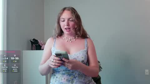 Snapshot of freyafux chatting on 06/18/26, 09:41 Miss Freya online show from 06/18/26, 09:41