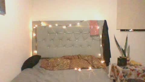 Snapshot of freyaluxx1 chatting on 06/20/26, 02:58 F R E Y A online show from 06/20/26, 02:58