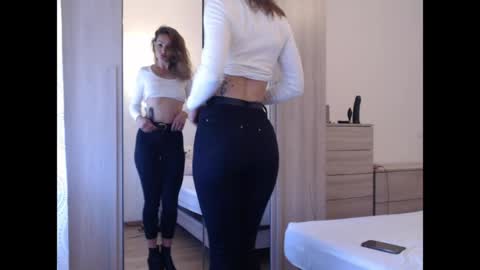 Snapshot of freyamuse chatting on 04/20/26, 09:45 FreyaMuse online show from 04/20/26, 09:45