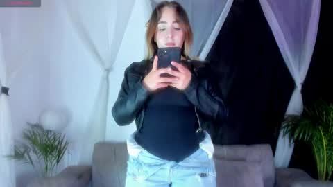 aura online show from 12/14/25, 03:23