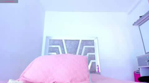 aura online show from 05/02/26, 12:04