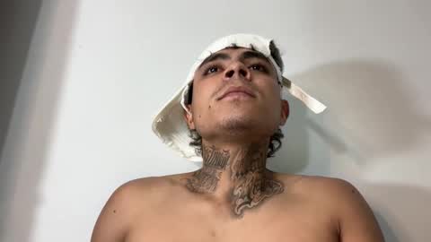 Snapshot of freyva_ chatting on 10/25/25, 04:42 freyva_ online show from 10/25/25, 04:42