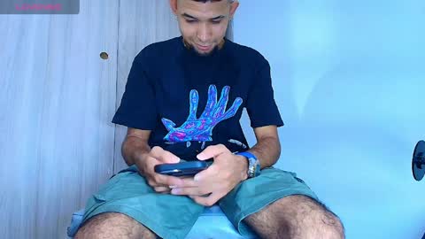 freyva_ online show from 04/08/26, 01:27