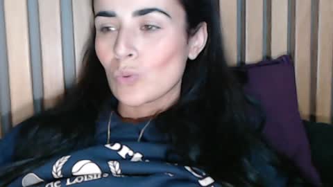 Snapshot of frida__x chatting on 12/03/24, 05:42 Frida online show from 12/03/24, 05:42