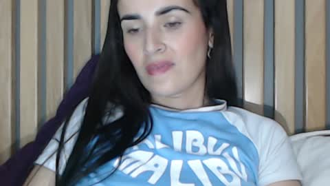 Snapshot of frida__x chatting on 12/27/24, 05:05 Frida online show from 12/27/24, 05:05