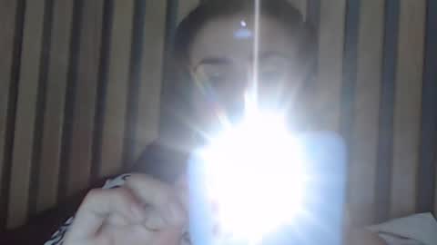 Snapshot of frida__x chatting on 12/27/24, 08:07 Frida online show from 12/27/24, 08:07