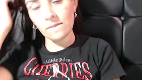 Snapshot of frida__x chatting on 02/05/25, 12:27 Frida online show from 02/05/25, 12:27