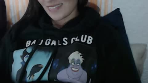 Snapshot of frida__x chatting on 03/06/25, 06:37 Frida online show from 03/06/25, 06:37