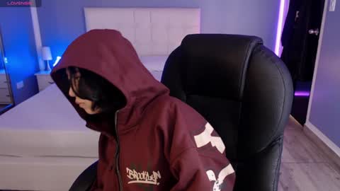 Snapshot of frida_lassi_ chatting on 01/22/25, 12:06 frida_lassi_ online show from 01/22/25, 12:06