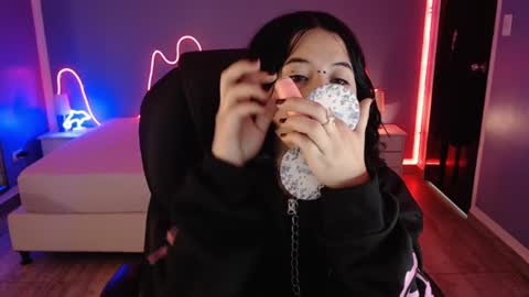 Snapshot of frida_lassi_ chatting on 02/11/25, 12:37 frida_lassi_ online show from 02/11/25, 12:37